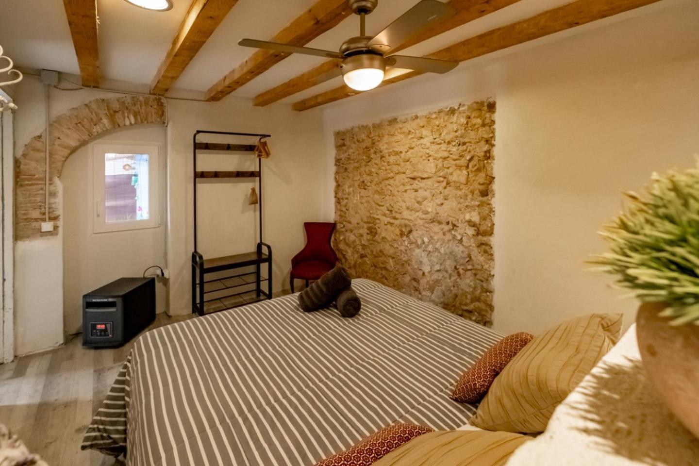 En El Corazon De Tarragona. Planta Baja Con Patio. Apartment *