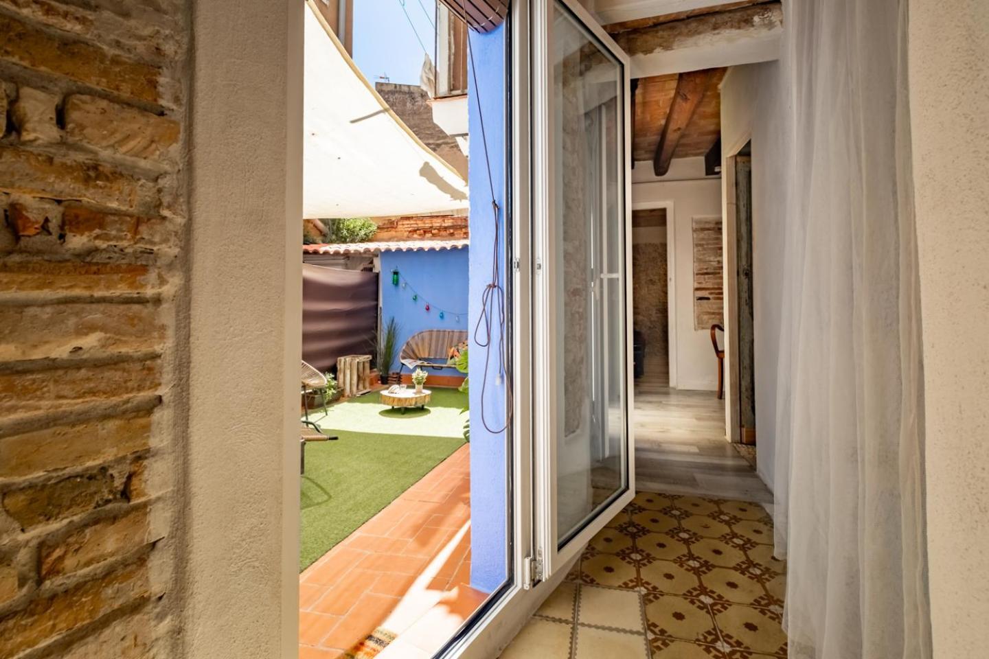 En El Corazon De Tarragona. Planta Baja Con Patio. Apartment