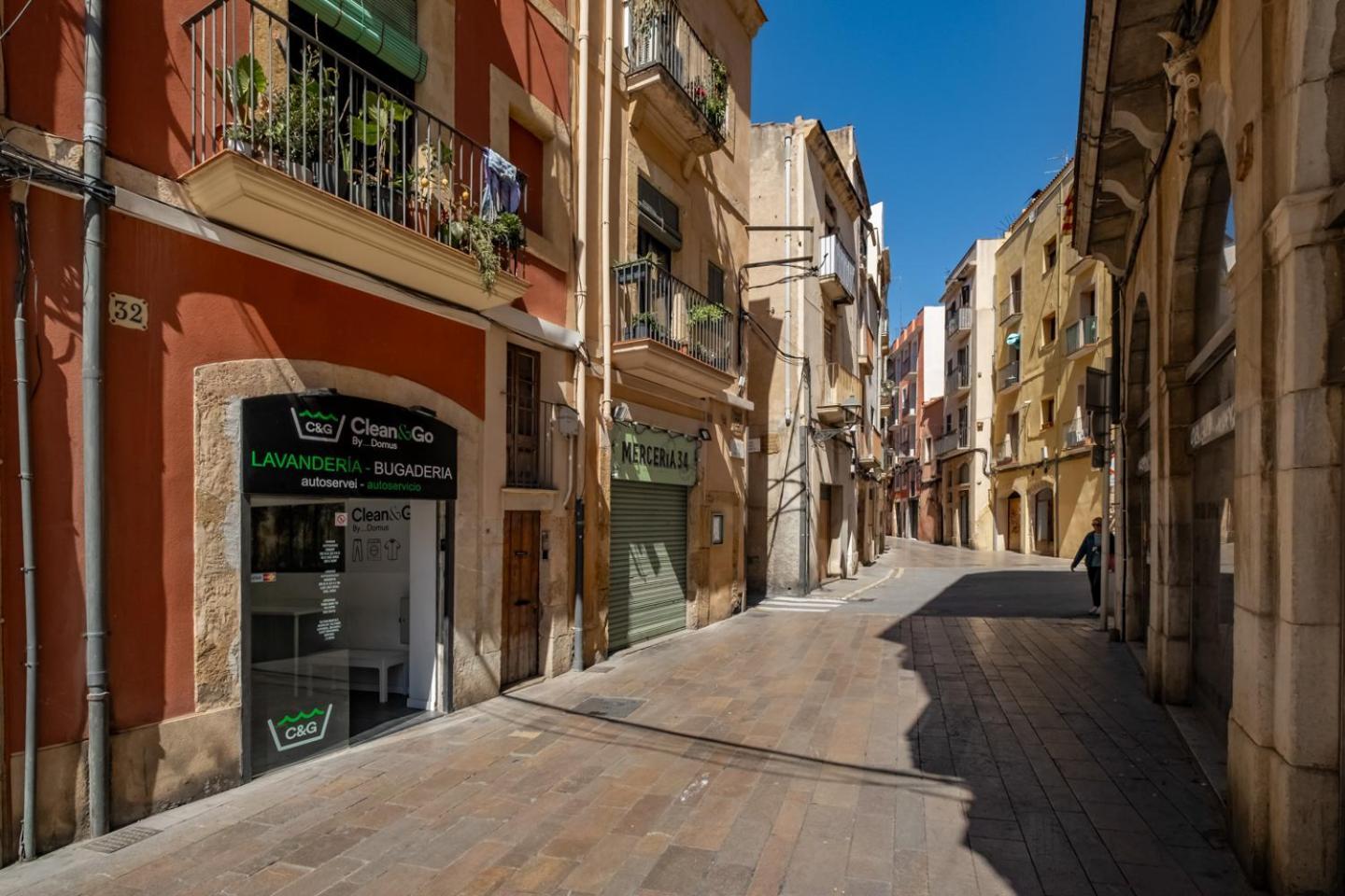 En El Corazon De Tarragona. Planta Baja Con Patio. Apartment Tarragona