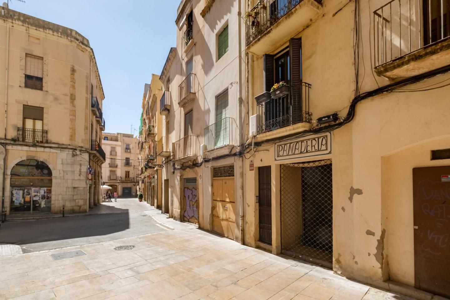 Apartment En El Corazon De Tarragona. Planta Baja Con Patio. Tarragona