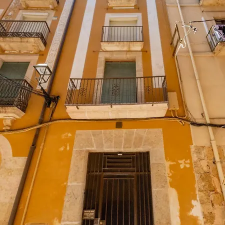 Apartamento En El Corazon De Tarragona. Planta Baja Con Patio. Exterior photo