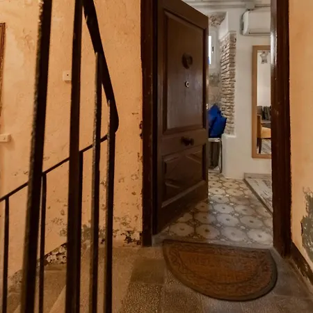 Apartamento En El Corazon De Tarragona. Planta Baja Con Patio. Exterior photo