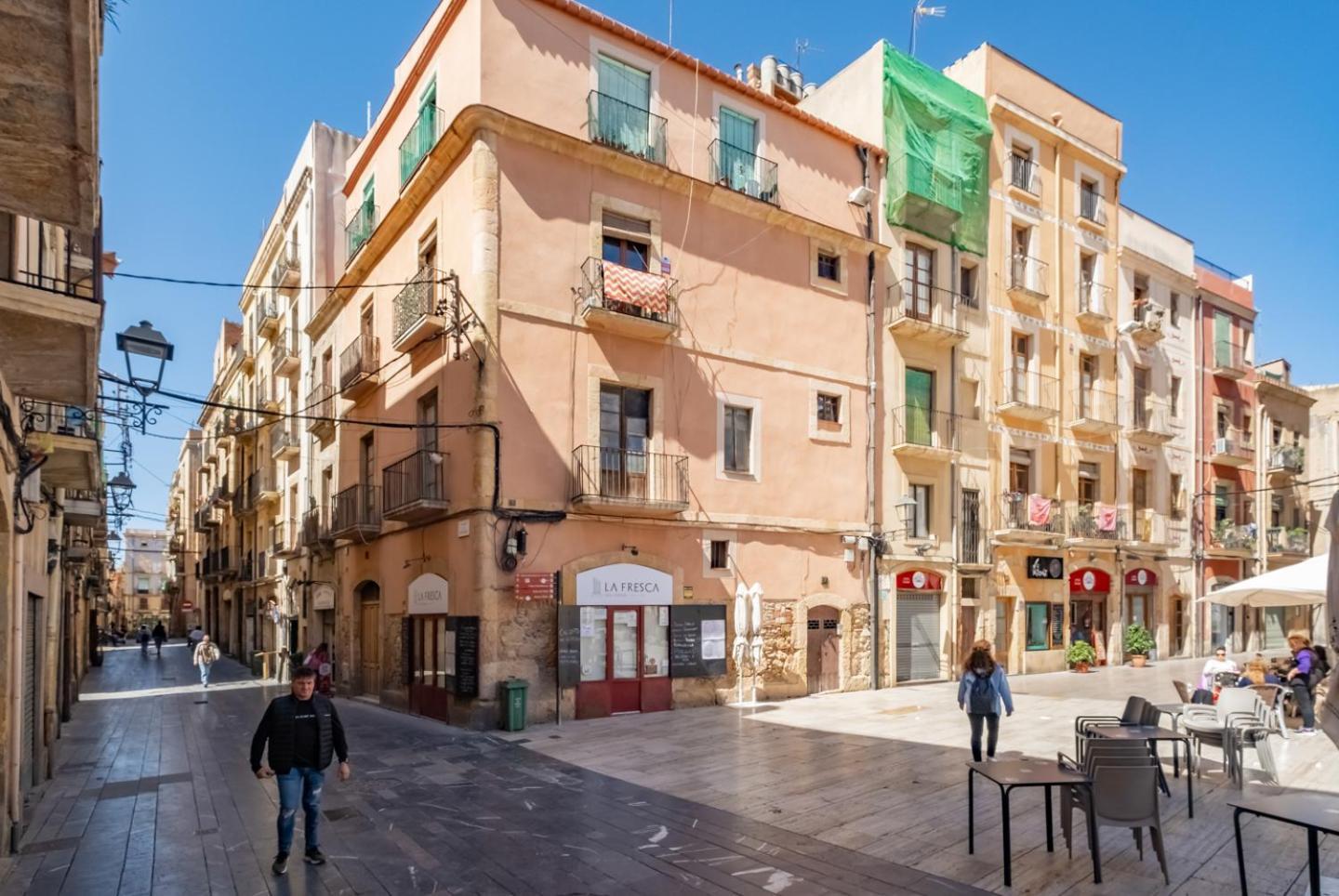 Apartment En El Corazon De Tarragona. Planta Baja Con Patio. Tarragona