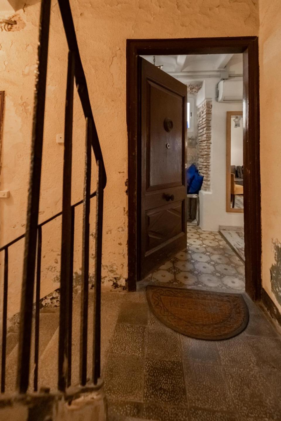 Apartamento En El Corazón De Tarragona. Planta Baja Con Patio. *